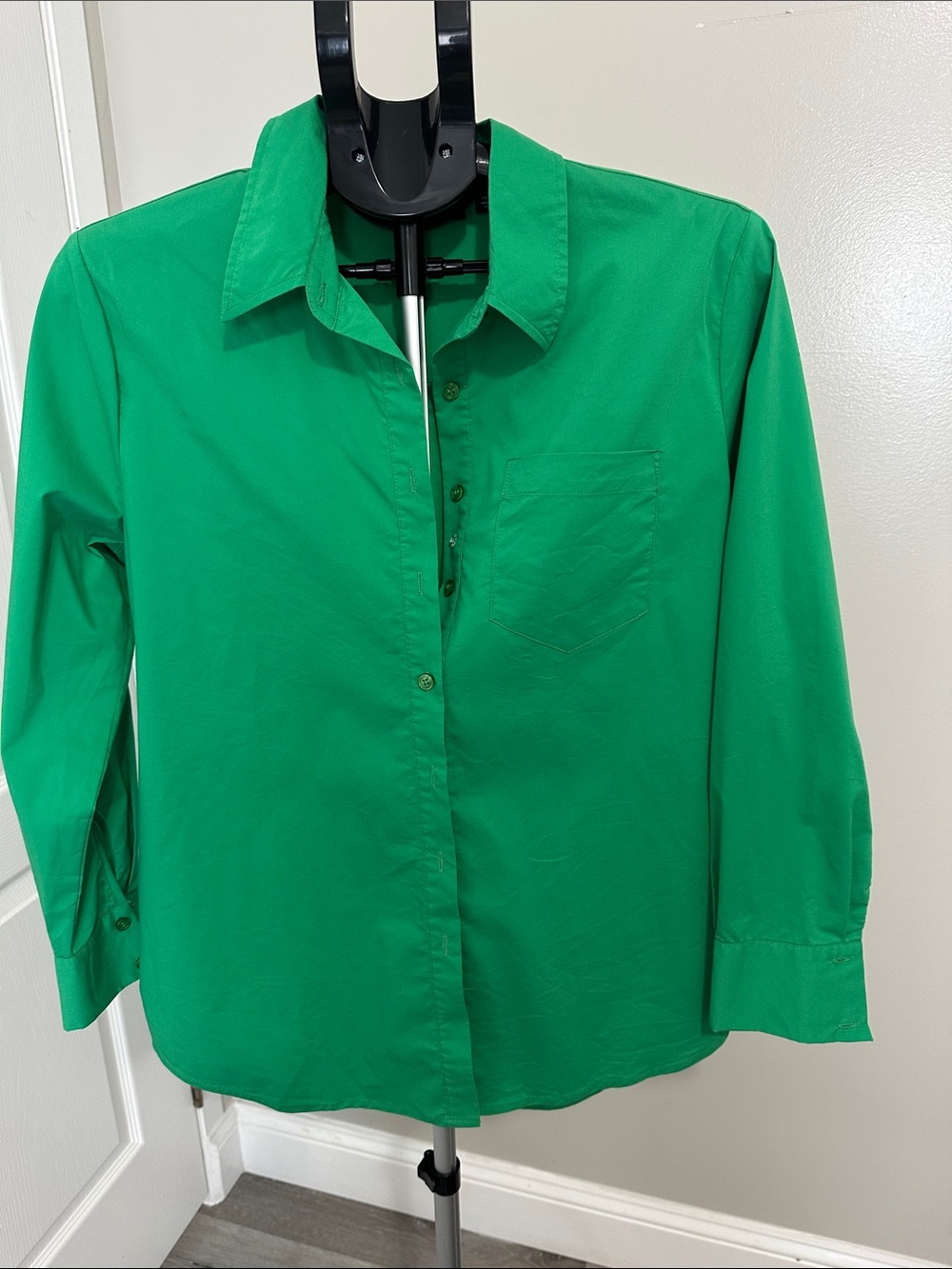 New York & Company Bright Green Button-Down Shirt with Chest Pocket